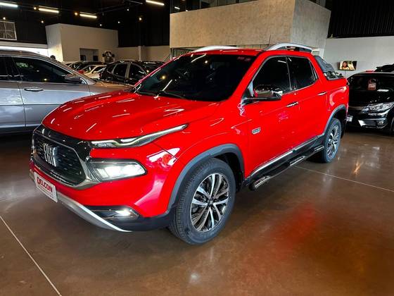 FIAT TORO 2.0 16V TURBO DIESEL RANCH 4WD AT9 FIAT TORO 2.0 16V TURBO DIESEL RANCH 4WD AT9